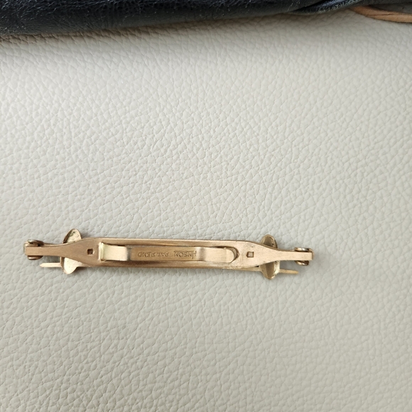 Vintage Anson Gold Tone 2 Crossed Swords Sabers Peace Fencing Tie Bar Open Clip - Picture 2 of 6